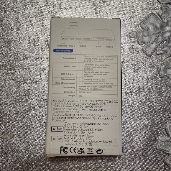 USB-C Hub Adapter - Picture 3 of 4